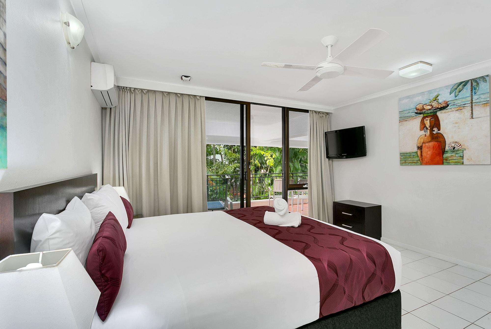Roydon Beachfront Apartments Trinity Beach Bagian luar foto