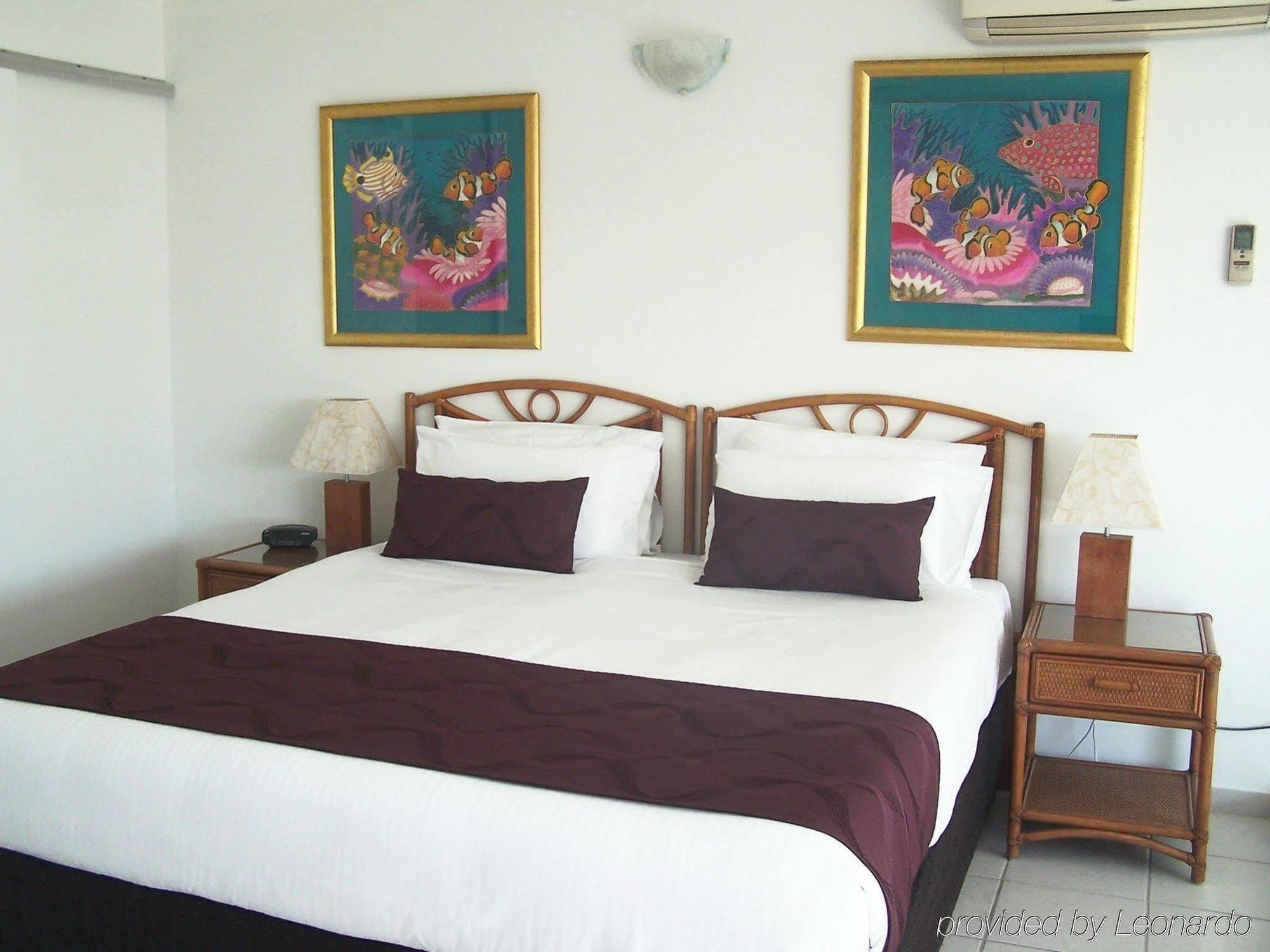 Roydon Beachfront Apartments Trinity Beach Bagian luar foto